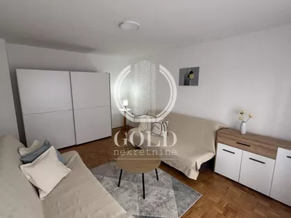 Šekspirova | 4zida.rs