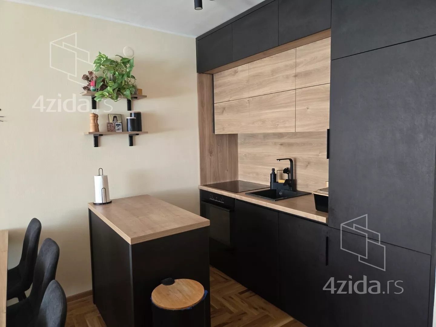 Troiposoban stan | 4zida