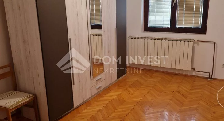 Četvoroiposoban stan | 4zida