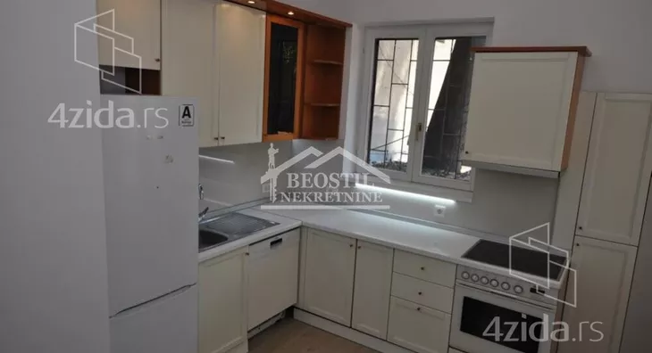 Šestosoban stan | 4zida