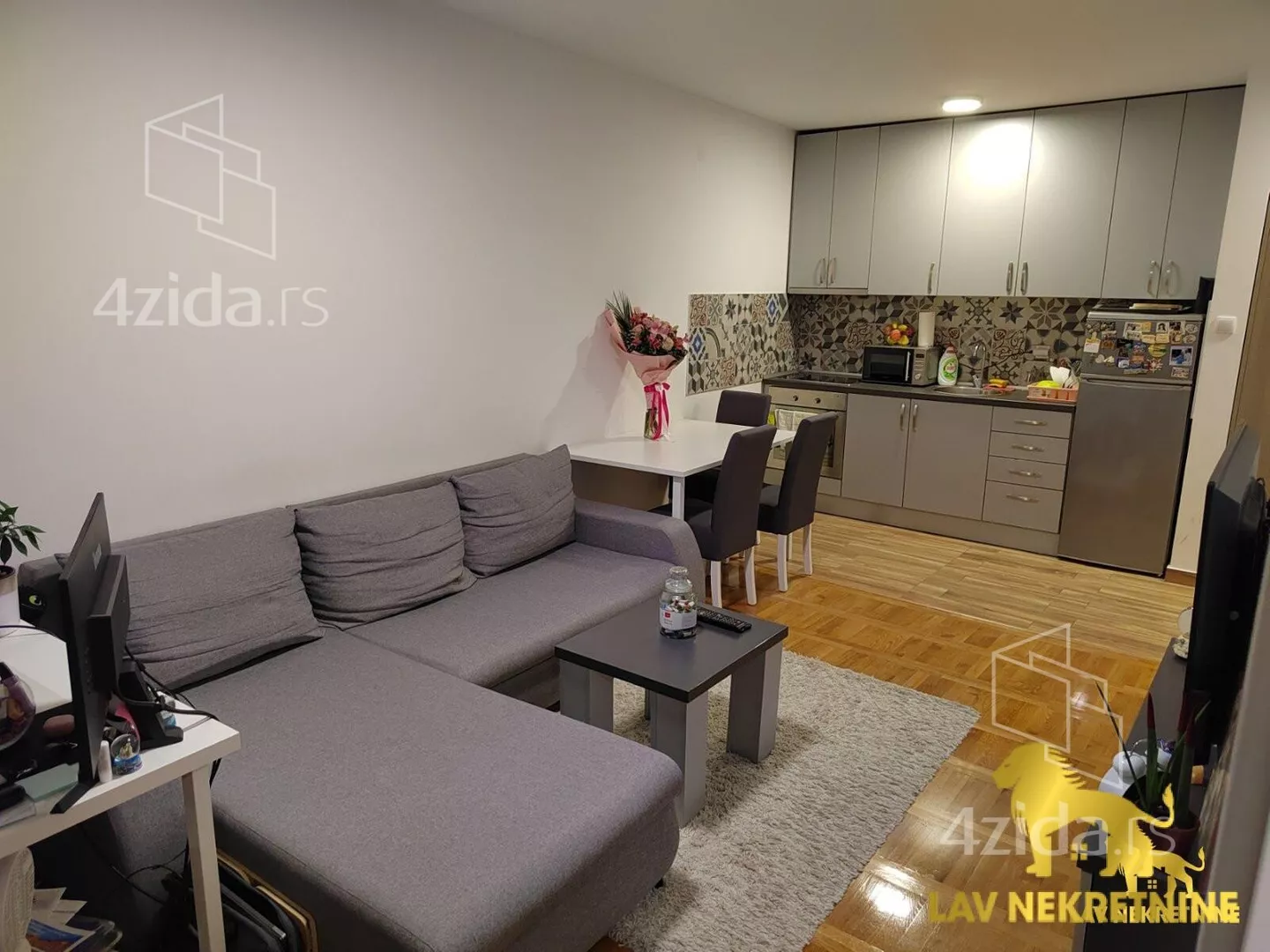 Jednoiposoban stan | 4zida