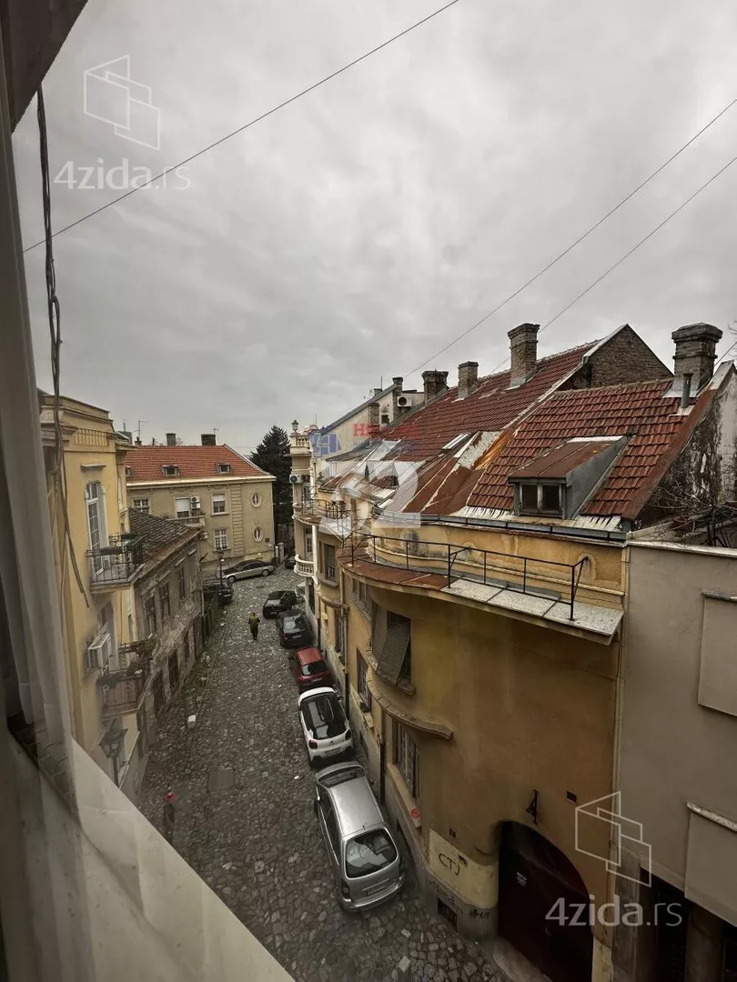 Četvoroiposoban stan | 4zida