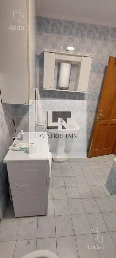Šestosoban stan | 4zida
