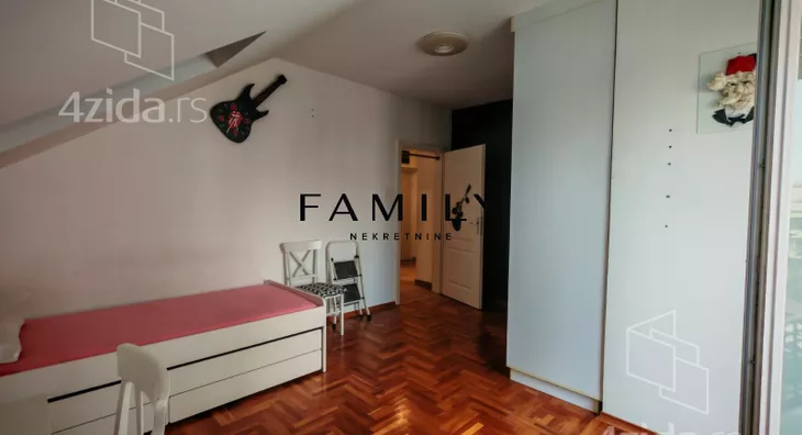 Petosoban stan | 4zida