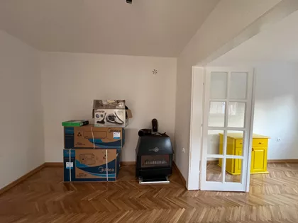Kninska | 4zida.rs