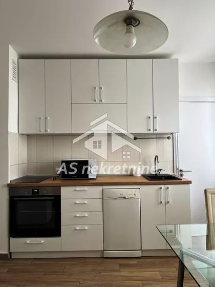 Autokomanda | 4zida.rs