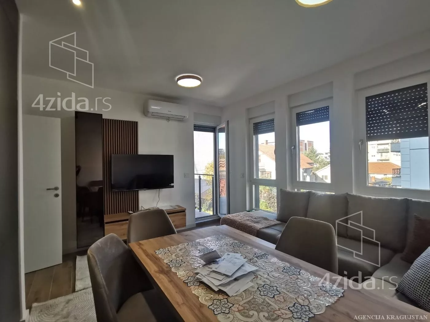 Dvoiposoban stan | 4zida