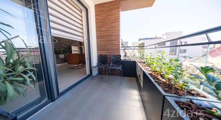 Petosoban stan | 4zida