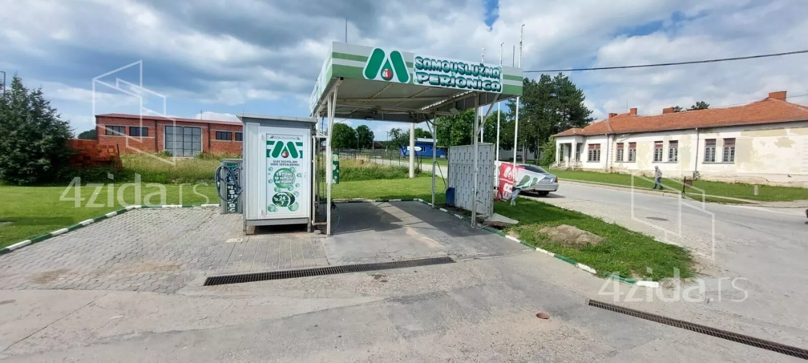 Poslovna zgrada | 4zida
