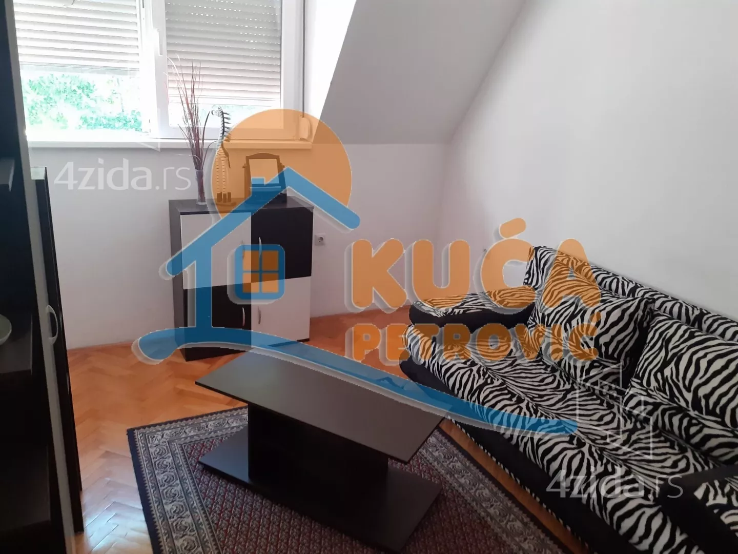 Lokal | 4zida