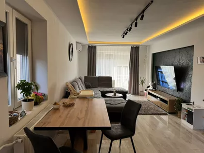 Petra Drapšina | 4zida.rs