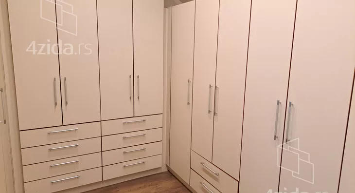 5-etažna kuća | 4zida