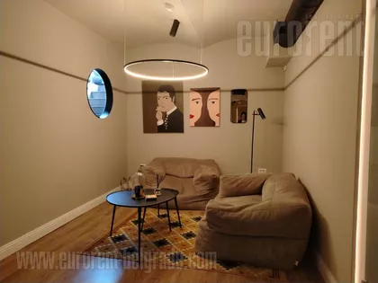 KNEZ MIHAILOVA | 4zida.rs