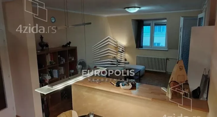 Četvoroiposoban stan | 4zida