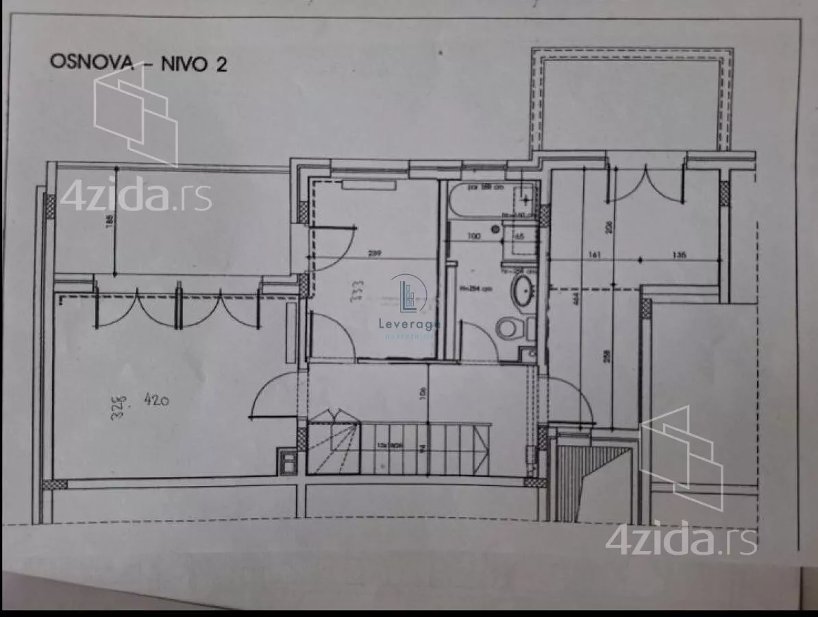 Četvoroiposoban stan | 4zida