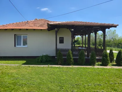 Bata Lakina | 4zida.rs