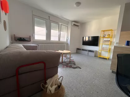 Vukov Spomenik | 4zida.rs