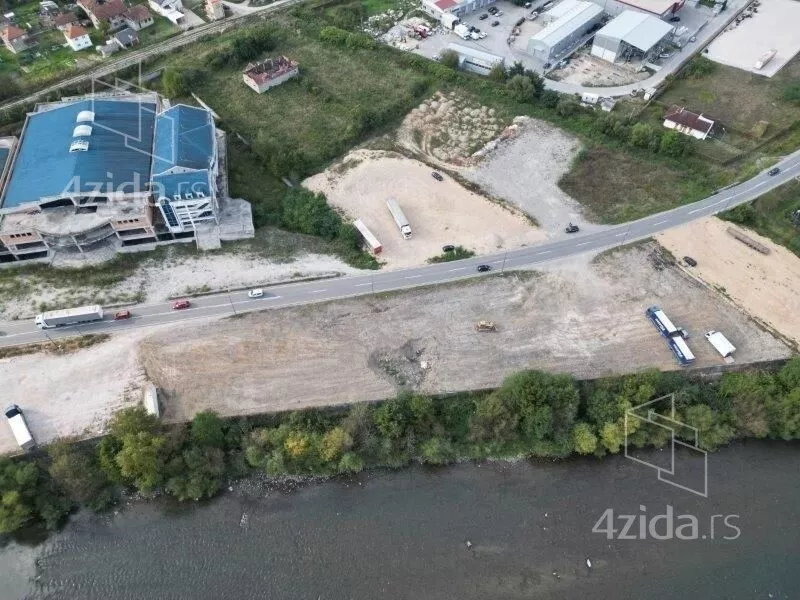 Plac | 4zida