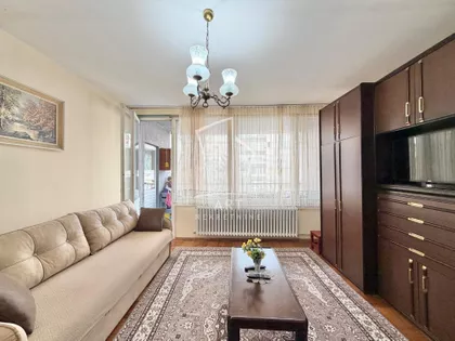 Ustanička | 4zida.rs