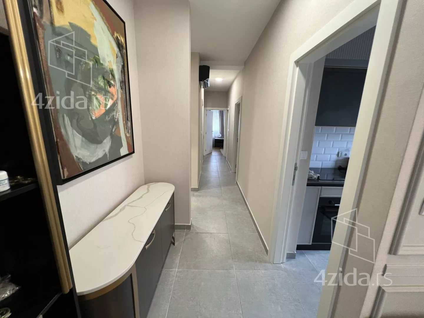 Troiposoban stan | 4zida