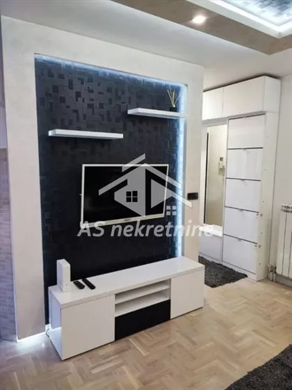 Crveni Krst Vračar | 4zida.rs