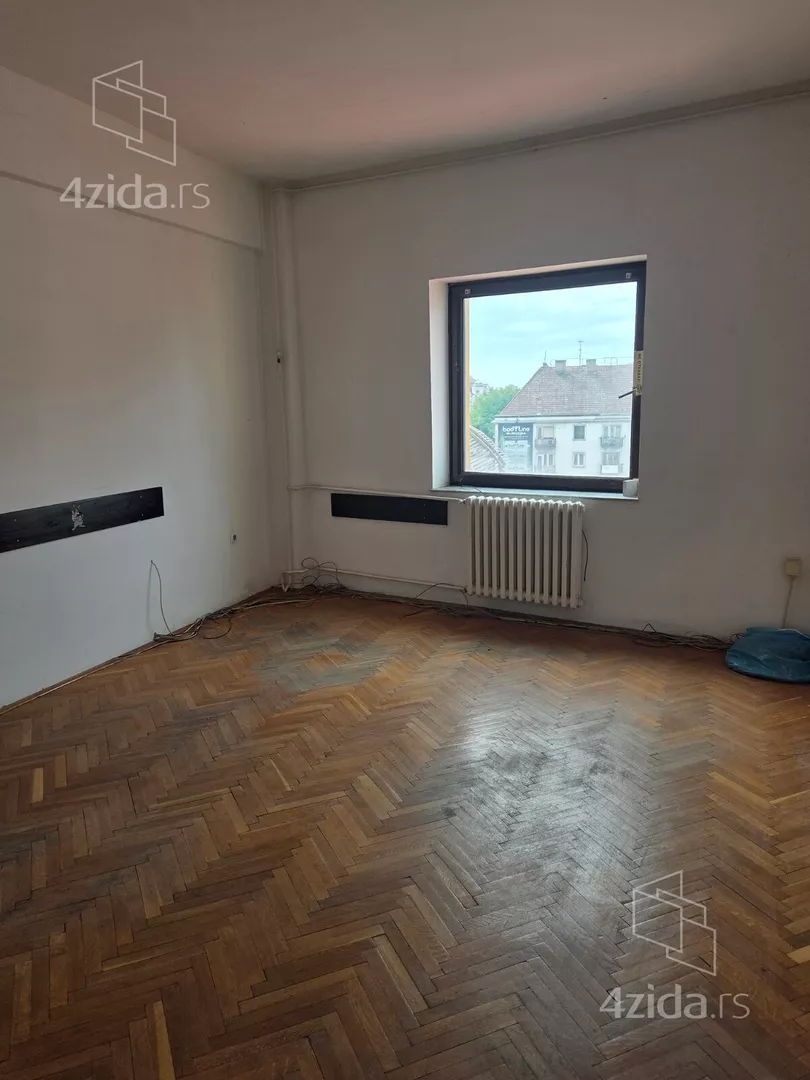 Šestosoban stan | 4zida