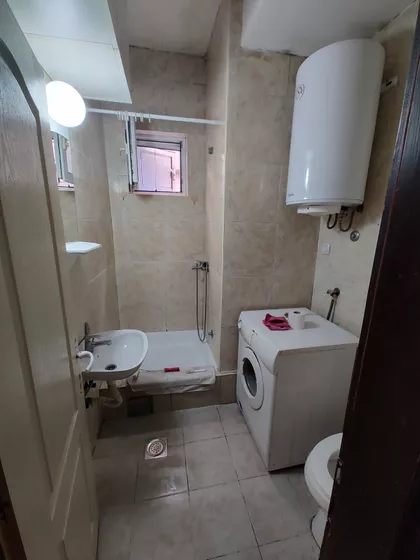 Ivana Milutinovića | 4zida.rs