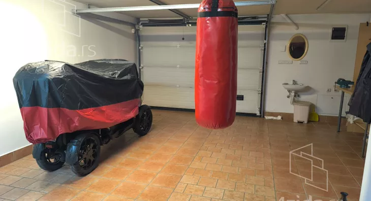 4-etažna kuća | 4zida