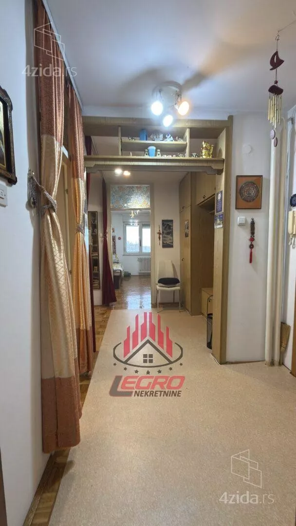 Četvoroiposoban stan | 4zida