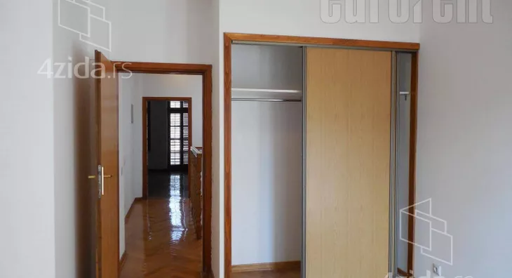 4-etažna kuća | 4zida