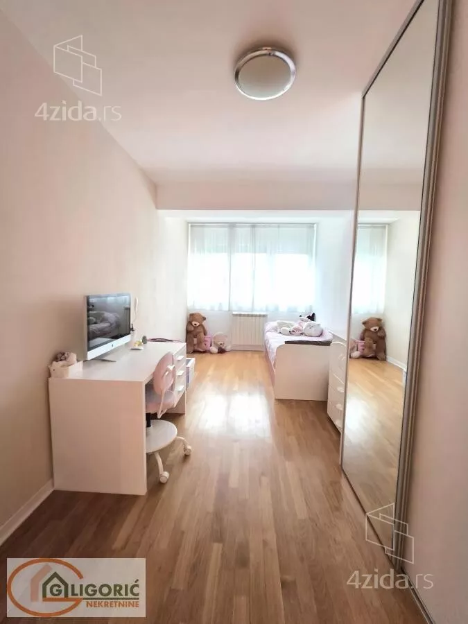 Petosoban stan | 4zida