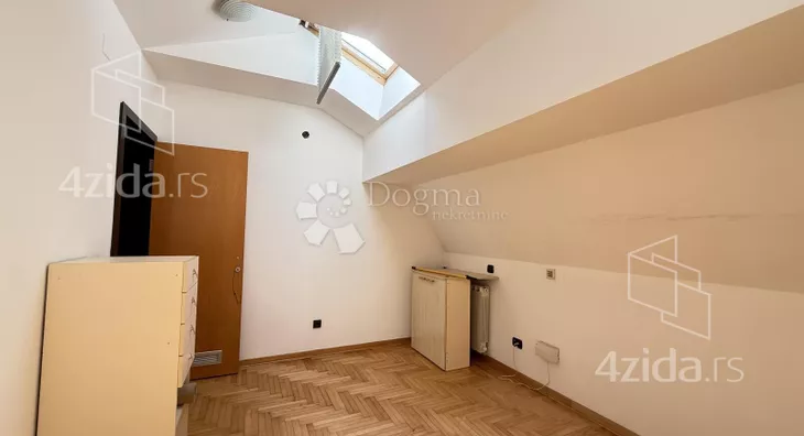 Šestosoban stan | 4zida