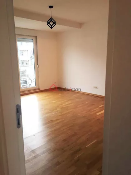 Crveni Krst Vračar | 4zida.rs