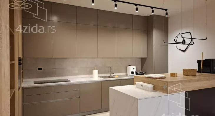 Četvoroiposoban stan | 4zida