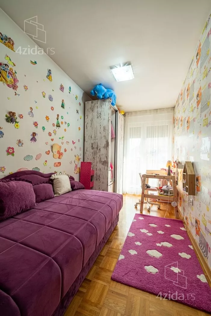 Petosoban stan | 4zida