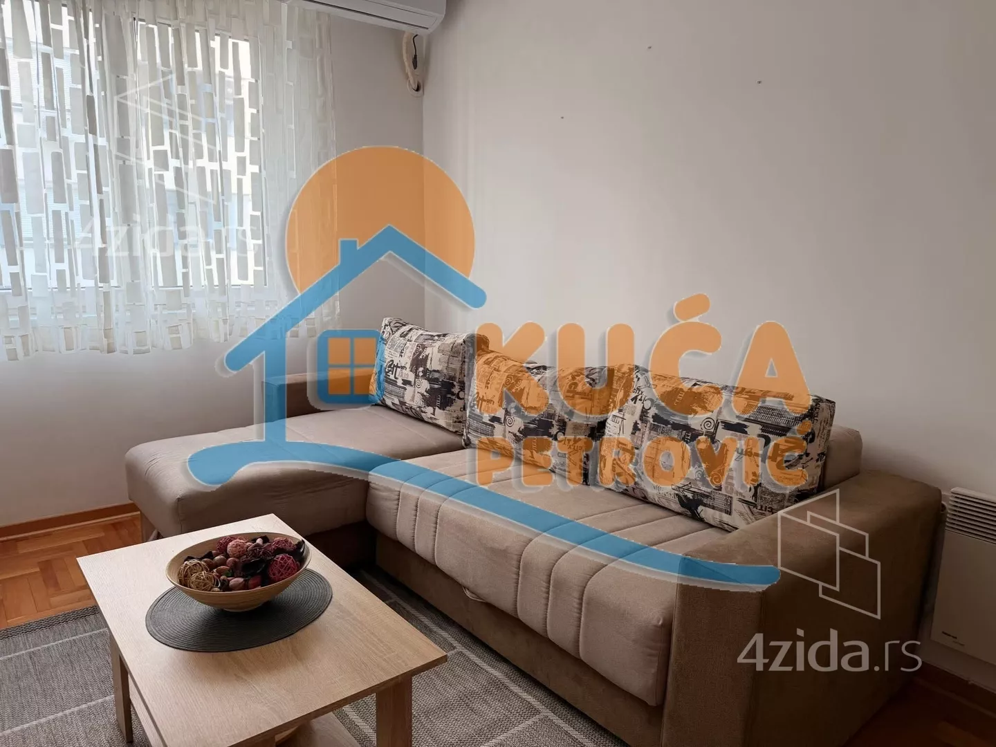 Jednoiposoban stan | 4zida