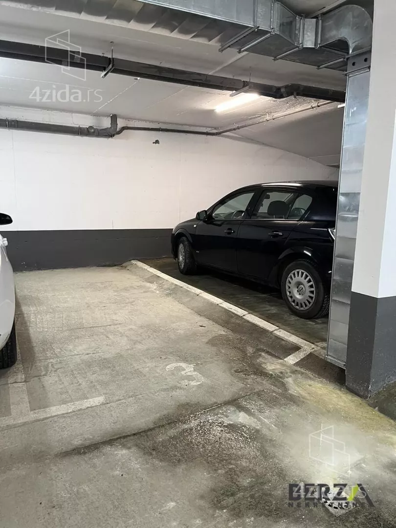 Garaža | 4zida