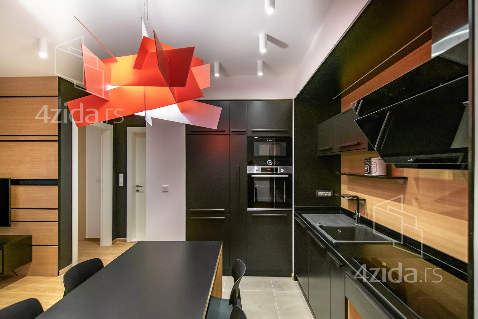 Petosoban stan | 4zida