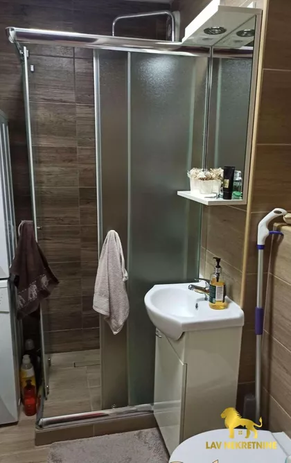 RADOMIRA RAŠE RADUJKOVA | 4zida.rs