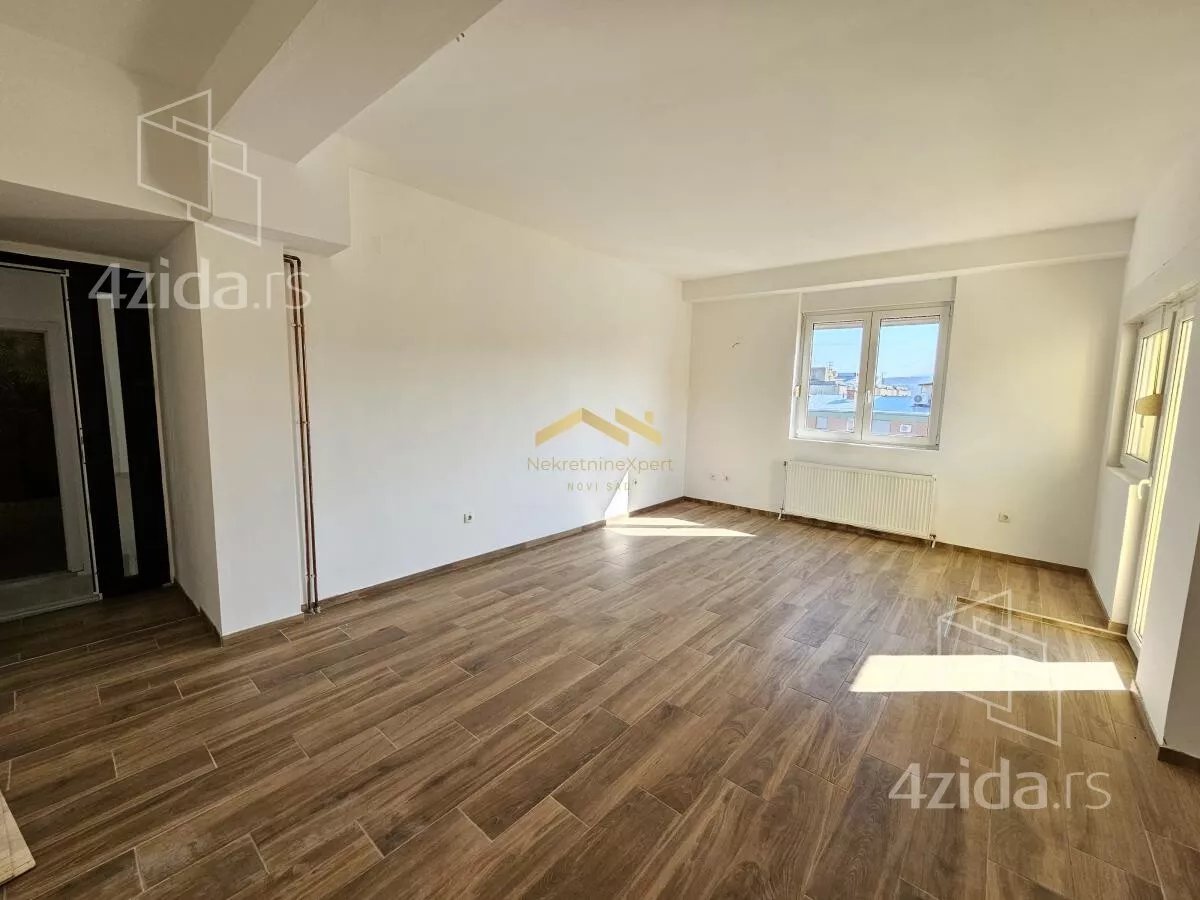 Četvoroiposoban stan | 4zida