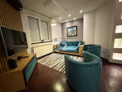 Petra Drapšina | 4zida.rs