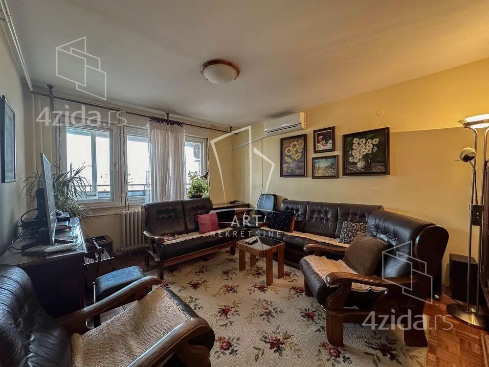 Troiposoban stan | 4zida