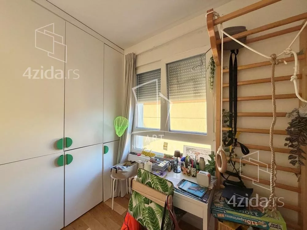 Troiposoban stan | 4zida