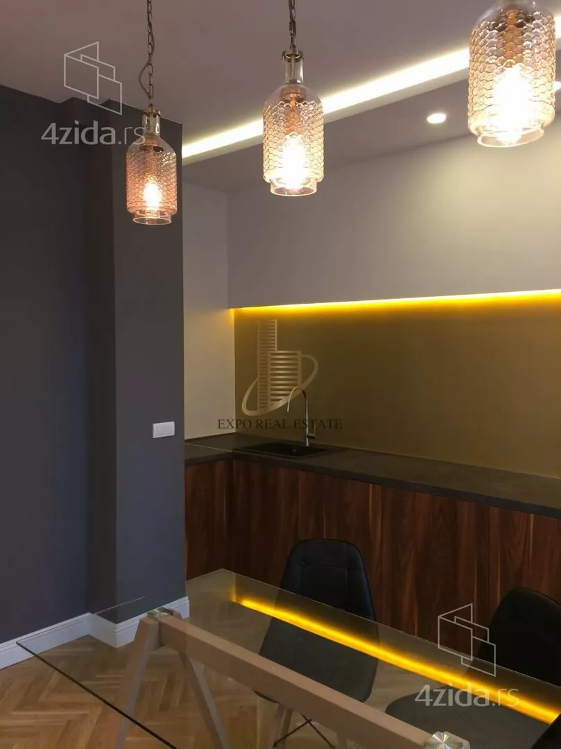 Lokal | 4zida