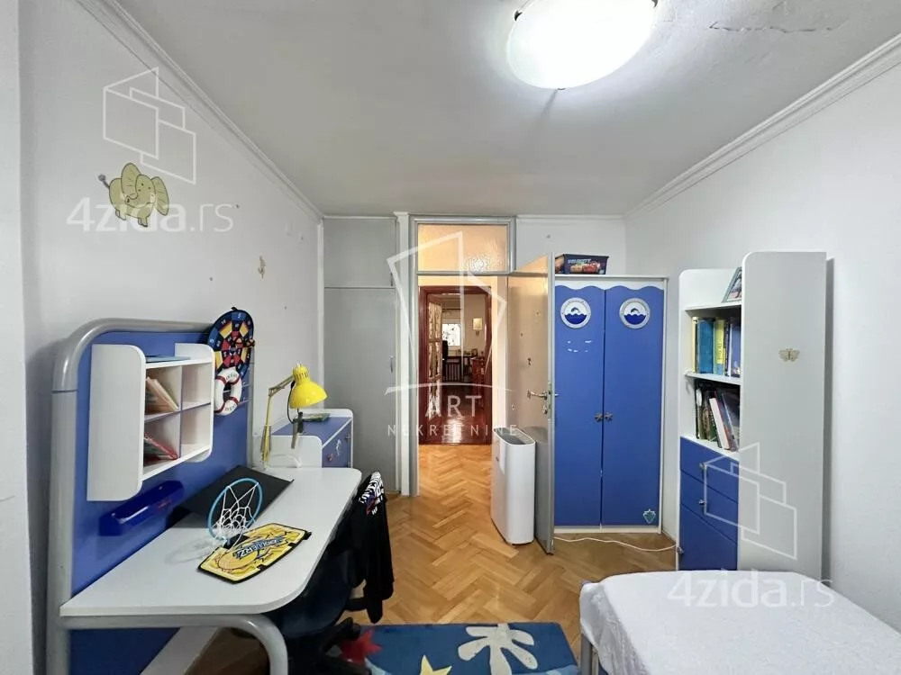 Šestosoban stan | 4zida