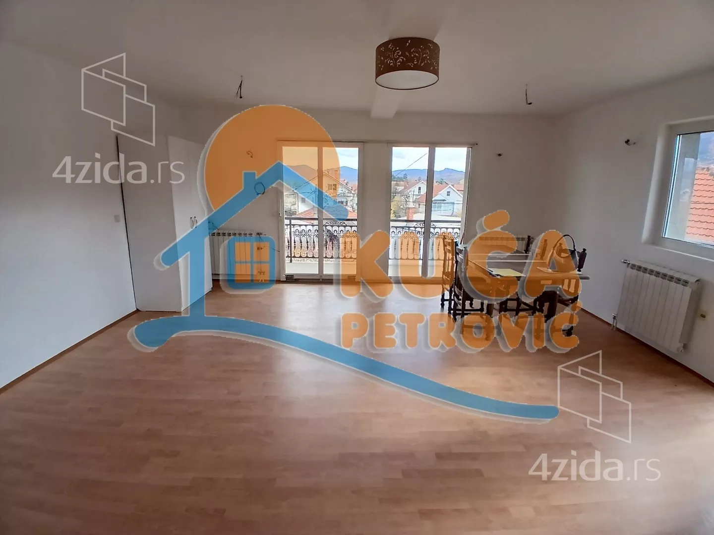 Lokal | 4zida