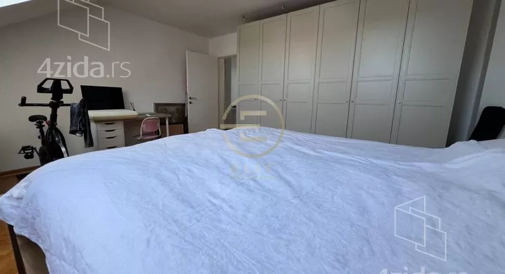 Četvoroiposoban stan | 4zida