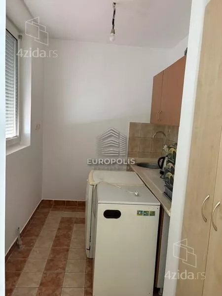 Šestosoban stan | 4zida