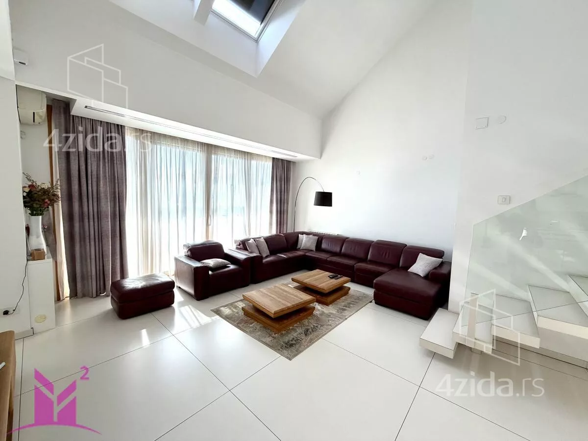 Sedmosoban stan | 4zida