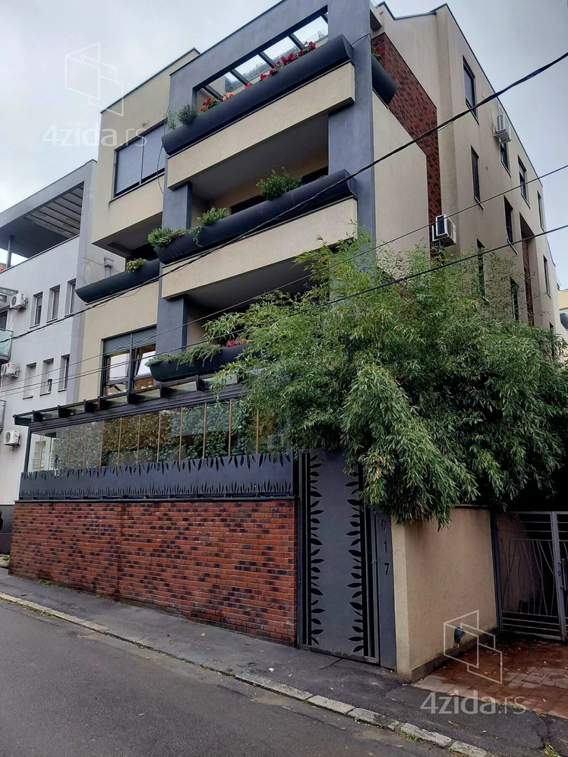 Troiposoban stan | 4zida